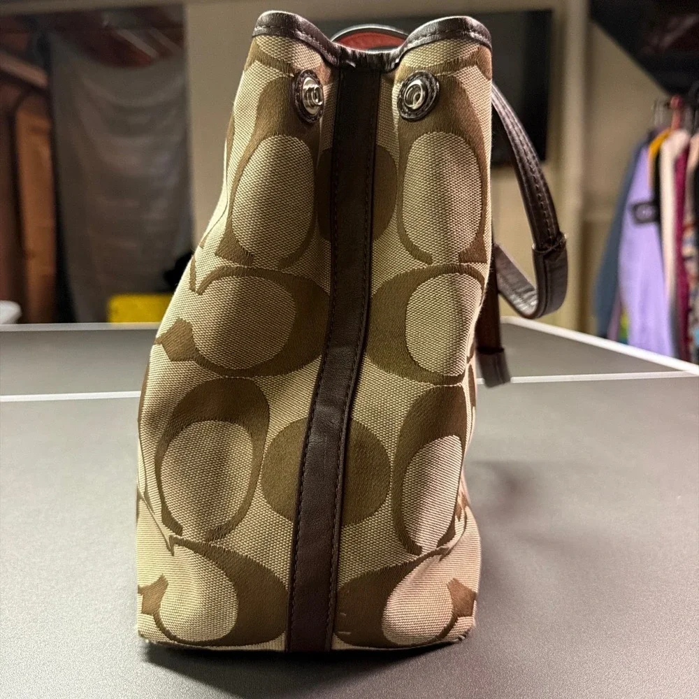 Coach Signature Jacquard Stripe Tote Bag Khaki Brown Red Canvas Shoulder Bag
